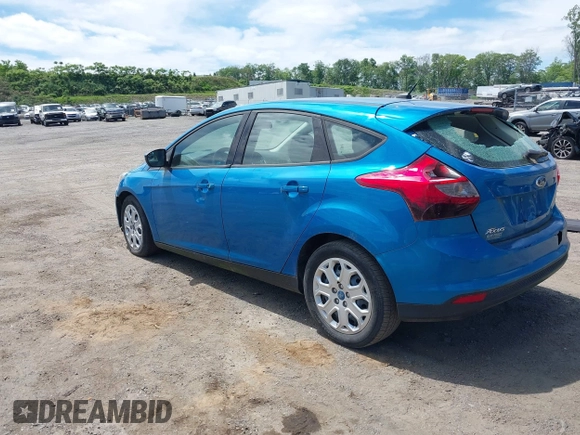 2012 Ford Focus SE z VIN 1FAHP3K29CL230126, wystawiony jako IAAI lot #42306310 z przebiegiem 143 981 mil mil oraz . Historia ofert i sprzedaży dostępna na DreamBid. Obrazek 3.