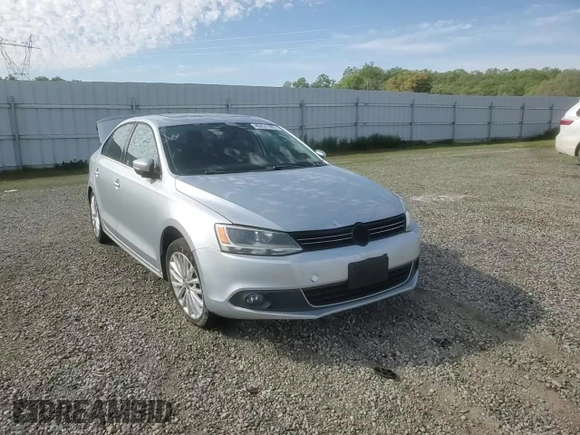 2014 Volkswagen Jetta SEL с VIN 3VWL17AJ4EM426947, выставлен на аукционе Copart как лот 49431185 с пробегом 104 254 миль миль и Списание • Salvage title. История ставок и продаж доступна на DreamBid. Изображение 11.