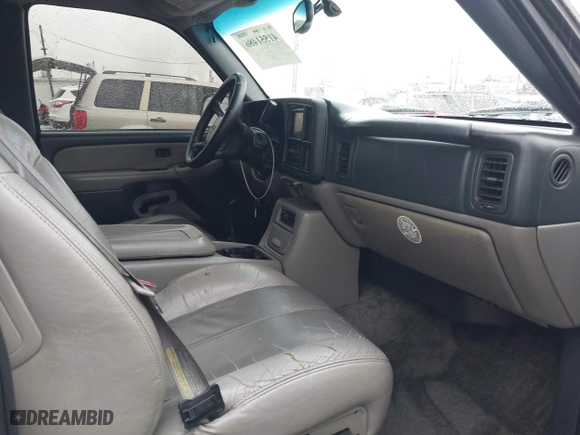 2000 Chevrolet Suburban LS with VIN 3GNEC16T3YG209560, listed as a IAAI auction lot 41551486 with 264,290 mi miles. Bid and sale history available at carsss.com. Image 5.