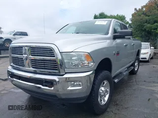 2010 Dodge 2500 SLT z VIN 3D7UT2CL9AG130789, wystawiony jako IAAI lot #42358839 z przebiegiem 128 802 mil mil oraz . Historia ofert i sprzedaży dostępna na DreamBid. Obrazek 2.