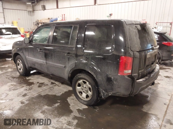 2011 Honda Pilot LX with VIN 5FNYF4H21BB022527, listed as a IAAI auction lot 41617546 with 158,518 mi miles. Bid and sale history available at carsss.com. Image 3.