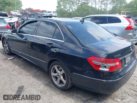 2011 Mercedes-Benz E 350 Luxury с VIN WDDHF8HB8BA464226, выставлен на аукционе IAAI как лот 42392613 с пробегом 167 269 миль миль и . История ставок и продаж доступна на DreamBid. Изображение 3.