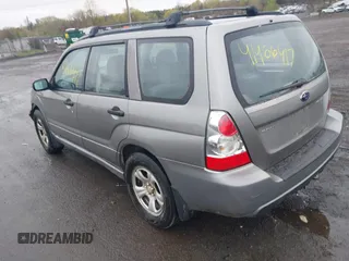 2006 Subaru Forester 2.5 X with VIN JF1SG63696H711784, listed as a IAAI auction lot 41966417 with 217,219 mi miles. Bid and sale history available at carsss.com. Image 3.