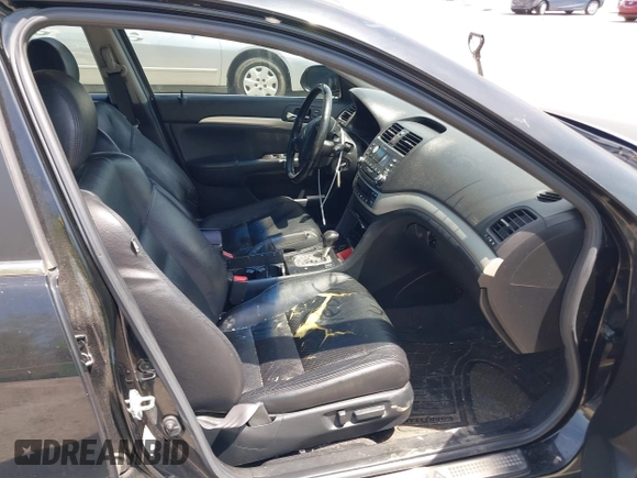 2006 Acura TSX with VIN JH4CL96866C024685, listed as a IAAI auction lot 42143321 with 230,703 mi miles. Bid and sale history available at carsss.com. Image 5.
