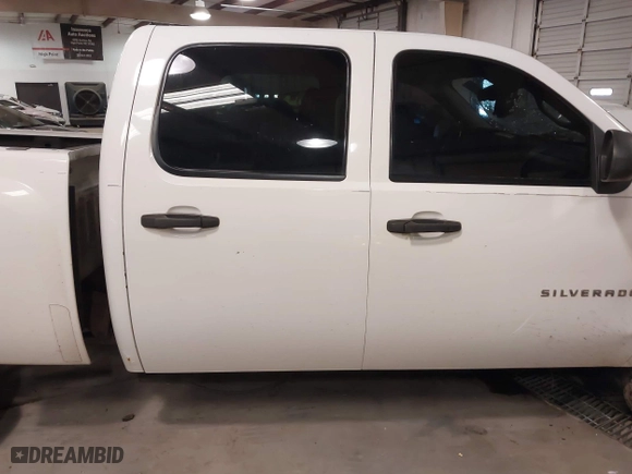 2007 Chevrolet Silverado 1500 LT w/1LT with VIN 3GCEK13M87G511191, listed as a IAAI auction lot 41370943 with 239,378 mi miles. Bid and sale history available at carsss.com. Image 13.