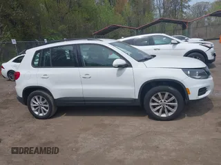 2017 Volkswagen Tiguan S z VIN WVGBV7AX8HK054298, wystawiony jako IAAI lot #42059711 z przebiegiem 89 686 mil mil oraz . Historia ofert i sprzedaży dostępna na DreamBid. Obrazek 12.