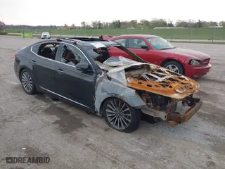 2017 Kia Cadenza Premium with VIN KNALC4J18H5036467, listed as a IAAI auction lot 39302671 with 1 mi miles. Bid and sale history available at carsss.com. Image 1.