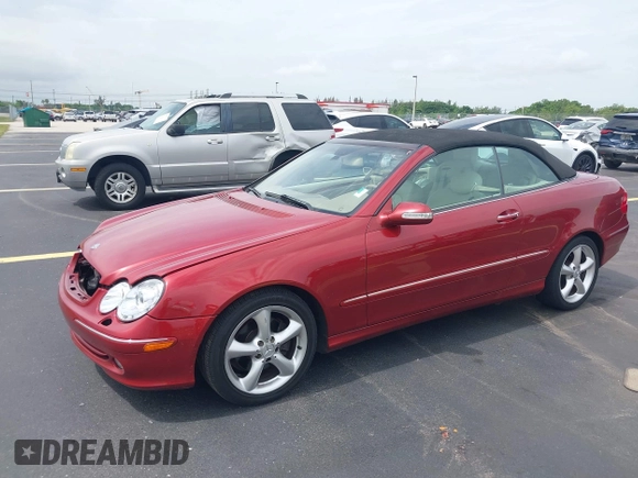 2005 Mercedes-Benz CLK 320 z VIN WDBTK65G05T040423, wystawiony jako IAAI lot #42645524 z przebiegiem 87 894 mil mil oraz . Historia ofert i sprzedaży dostępna na DreamBid. Obrazek 17.