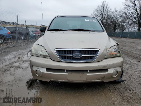 2005 Kia Sorento LX with VIN KNDJD733655476979, listed as a Copart auction lot 44120575 with 115,990 mi miles and Salvage Title. Bid and sale history available at carsss.com. Image 5.