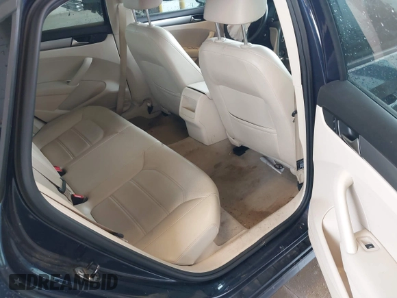 2014 Volkswagen Passat S с VIN 1VWAP7A32EC017712, выставлен на аукционе IAAI как лот 41846586 с пробегом 70 387 миль миль и . История ставок и продаж доступна на DreamBid. Изображение 8.