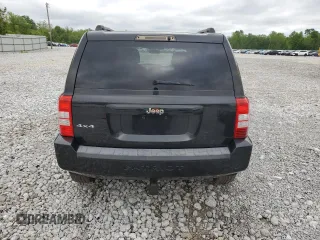 2010 Jeep Patriot Sport z VIN 1J4NF2GB4AD512307, wystawiony jako Copart lot #57686005 z przebiegiem 92 884 mil mil oraz Czysty tytuł • Clean title. Historia ofert i sprzedaży dostępna na DreamBid. Obrazek 6.