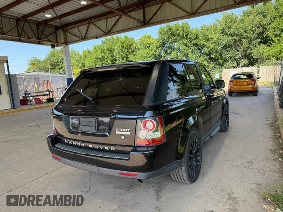 2011 Land Rover Range Rover Sport HSE Lux with VIN SALSK2D45BA715096, listed as a Copart auction lot 60560005 with 162,482 mi miles and Clean title. Bid and sale history available at DreamBid. Image 4.