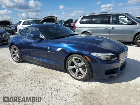 2013 BMW Z4 sDrive35i with VIN WBALM7C58DE385458, listed as a Copart auction lot 77959004 with 43,616 mi miles and Salvage Title. Bid and sale history available at carsss.com. Image 4.