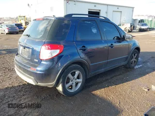 2008 Suzuki SX4 with VIN JS2YB413285101655, listed as a IAAI auction lot 41552760 with 180,736 mi miles. Bid and sale history available at carsss.com. Image 4.