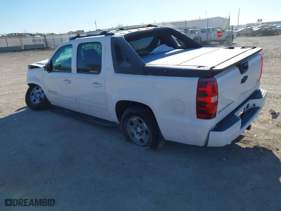 2010 Chevrolet Avalanche LT with VIN 3GNVKFE06AG280359, listed as a IAAI auction lot 41308118 with 221,405 mi miles. Bid and sale history available at carsss.com. Image 3.