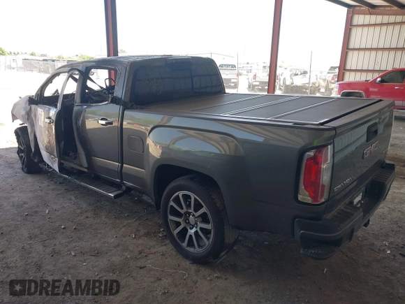 2017 GMC Canyon 4WD Denali z VIN 1GTG6EEN4H1237577, wystawiony jako IAAI lot #42261280 z przebiegiem Nie podano mil oraz . Historia ofert i sprzedaży dostępna na DreamBid. Obrazek 3.