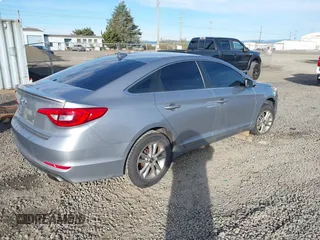 2017 Hyundai Sonata SE with VIN 5NPE24AF3HH510402, listed as a IAAI auction lot 41891129 with 228,067 mi miles and . Bid and sale history available at DreamBid. Image 4.