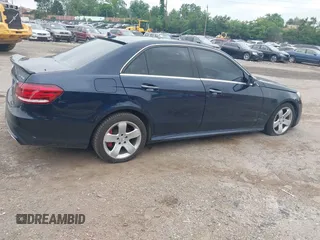 2014 Mercedes-Benz E 350 Luxury with VIN WDDHF8JB0EB021738, listed as a IAAI auction lot 42461502 with 95,209 mi miles and . Bid and sale history available at DreamBid. Image 4.