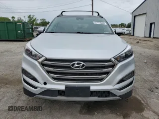 2017 Hyundai Tucson Value z VIN KM8J33A26HU336538, wystawiony jako Copart lot #57103535 z przebiegiem 97 575 mil mil oraz Czysty tytuł • Clean title. Historia ofert i sprzedaży dostępna na DreamBid. Obrazek 5.