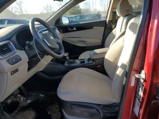 2020 Kia Sorento LX with VIN 5XYPG4A3XLG677565, listed as a Copart auction lot 45610405 with 117,703 mi miles and Salvage Title. Bid and sale history available at carsss.com. Image 7.