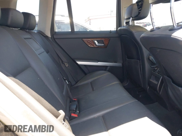 2010 Mercedes-Benz GLK 350 with VIN WDCGG5GB5AF439881, listed as a IAAI auction lot 42202831 with 157,879 mi miles and . Bid and sale history available at DreamBid. Image 8.