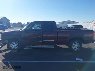 2003 Chevrolet Silverado 1500 LT with VIN 1GCEK19T33E304904, listed as a IAAI auction lot 41647065 with 109,057 mi miles. Bid and sale history available at carsss.com. Image 15.