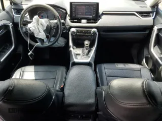 2020 Toyota RAV4 XLE z VIN 2T3P1RFV0LC079416, wystawiony jako Copart lot #61584115 z przebiegiem 64 508 mil mil oraz Szkoda całkowita • Salvage title. Historia ofert i sprzedaży dostępna na DreamBid. Obrazek 8.