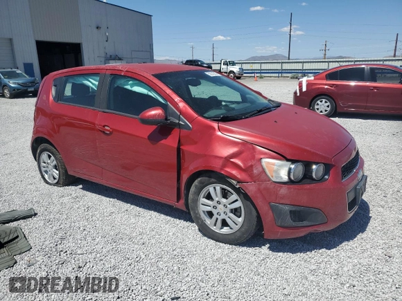 2012 Chevrolet Sonic LS z VIN 1G1JA6SH0C4113041, wystawiony jako Copart lot #58743055 z przebiegiem 69 453 mil mil oraz Szkoda całkowita • Salvage title. Historia ofert i sprzedaży dostępna na DreamBid. Obrazek 4.