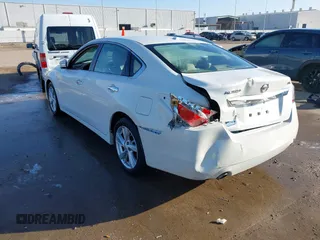 2015 Nissan Altima S with VIN 1N4AL3AP9FN348048, listed as a IAAI auction lot 41674918 with 65,211 mi miles and . Bid and sale history available at DreamBid. Image 3.