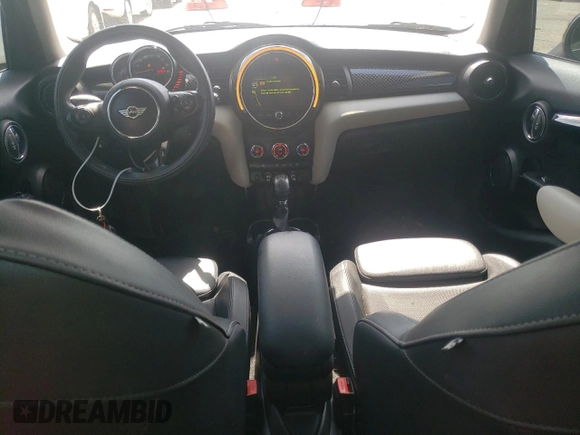 2016 MINI Hardtop 4 Door S with VIN WMWXU3C58G2B67264, listed as a Copart auction lot 61454215 with 66,550 mi miles and Salvage title. Bid and sale history available at DreamBid. Image 8.