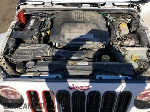 2015 Jeep Wrangler Unlimited Altitude with VIN 1C4BJWEG2FL683566, listed as a Copart auction lot 89135655 with 163,674 mi miles and Clean title. Bid and sale history available at DreamBid. Image 13.