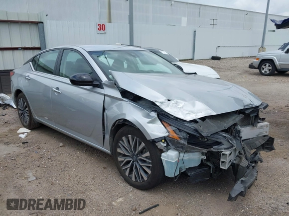 2024 Nissan Altima SV with VIN 1N4BL4DV1RN391436, listed as a IAAI auction lot 42135801 with 29,313 mi miles and . Bid and sale history available at carsss.com. Image 1.