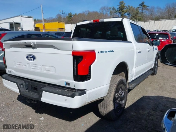 2024 Ford F-150 Lightning Flash with VIN 1FT6W3L75RWG25846, listed as a IAAI auction lot 41773513 with 135 mi miles. Bid and sale history available at carsss.com. Image 4.