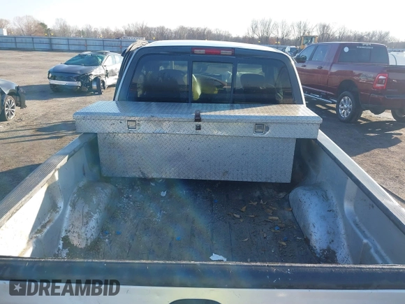 2003 Ford F-150 XL z VIN 1FTRX18W53NA29776, wystawiony jako IAAI lot #41413445 z przebiegiem 231 533 mil mil oraz . Historia ofert i sprzedaży dostępna na DreamBid. Obrazek 8.