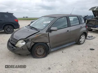 2005 Scion xA z VIN JTKKT624650091892, wystawiony jako Copart lot #54708155 z przebiegiem 82 752 mil mil oraz Szkody całkowita. Historia ofert i sprzedaży dostępna na DreamBid. Obrazek 1.