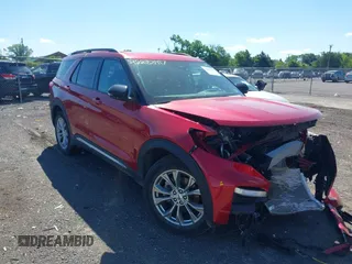 2022 Ford Explorer XLT z VIN 1FMSK8DH2NGC09901, wystawiony jako IAAI lot #42288417 z przebiegiem 40 752 mil mil oraz . Historia ofert i sprzedaży dostępna na DreamBid. Obrazek 1.