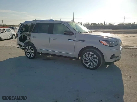2024 Lincoln Navigator Premiere with VIN 5LMJJ2NG4REL23740, listed as a Copart auction lot 48403485 with 198 mi miles and Salvage Title. Bid and sale history available at carsss.com. Image 11.