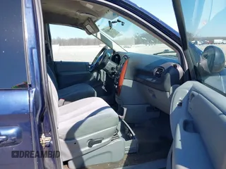 2006 Chrysler Town & Country with VIN 1A4GP45R36B533363, listed as a IAAI auction lot 41758823 with 265,663 mi miles and . Bid and sale history available at DreamBid. Image 5.