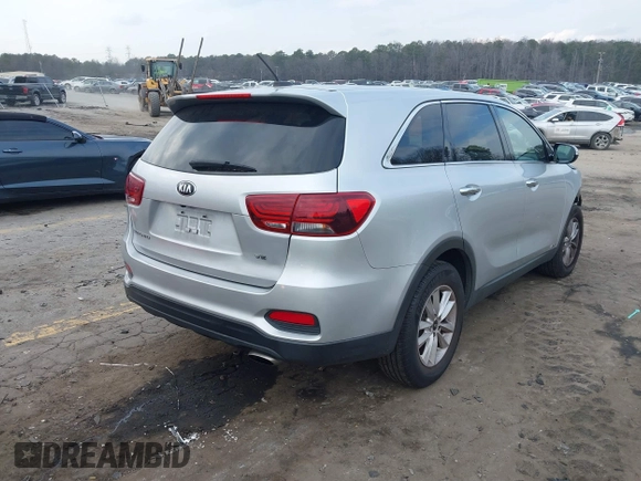 2020 Kia Sorento LX V6 with VIN 5XYPGDA50LG619045, listed as a IAAI auction lot 41520510 with 124,870 mi miles. Bid and sale history available at carsss.com. Image 4.