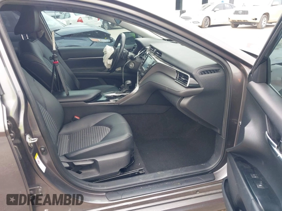 2019 Toyota Camry LE z VIN 4T1B11HK0KU715515, wystawiony jako IAAI lot #42155492 z przebiegiem 114 091 mil mil oraz . Historia ofert i sprzedaży dostępna na DreamBid. Obrazek 5.