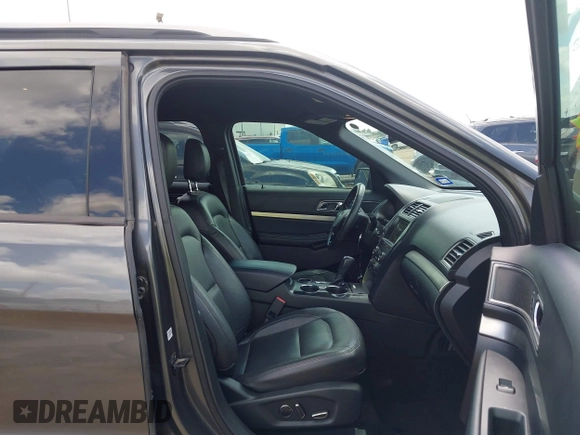 2018 Ford Explorer XLT z VIN 1FM5K7D8XJGC53906, wystawiony jako IAAI lot #42381320 z przebiegiem 142 782 mil mil oraz . Historia ofert i sprzedaży dostępna na DreamBid. Obrazek 5.
