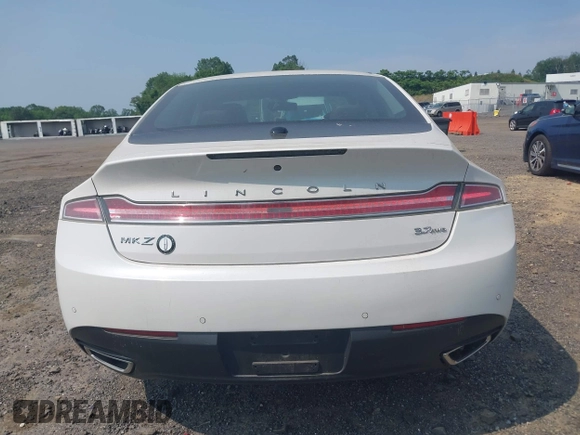 2016 Lincoln MKZ z VIN 3LN6L2JK8GR626690, wystawiony jako IAAI lot #42438226 z przebiegiem 51 678 mil mil oraz . Historia ofert i sprzedaży dostępna na DreamBid. Obrazek 16.