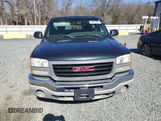 2004 GMC Sierra 1500 Work Truck z VIN 1GTEK14X34Z257653, wystawiony jako Copart lot #43521535 z przebiegiem Nie podano mil oraz Szkody całkowita. Historia ofert i sprzedaży dostępna na DreamBid. Obrazek 5.
