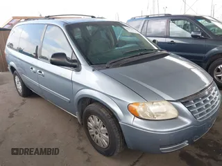 2006 Chrysler Town & Country LWB LX with VIN 1A4GP44R46B609965, listed as a IAAI auction lot 42093438 with 333,689 mi miles. Bid and sale history available at carsss.com. Image 1.