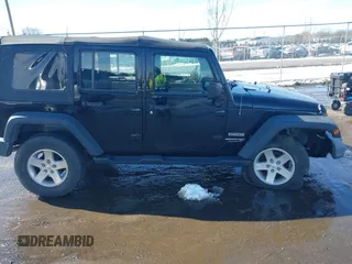 2018 Jeep Wrangler JK Unlimited Sport with VIN 1C4BJWDG3JL829130, listed as a IAAI auction lot 41554884 with 109,745 mi miles. Bid and sale history available at carsss.com. Image 13.