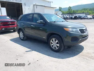 2013 Kia Sorento LX with VIN 5XYKTCA67DG329234, listed as a IAAI auction lot 42460689 with 163,440 mi miles and . Bid and sale history available at DreamBid. Image 1.
