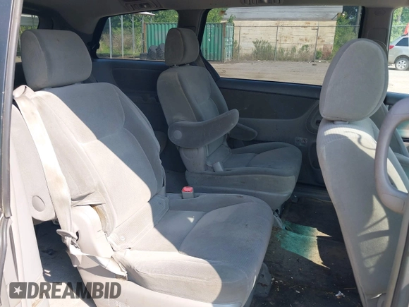 2005 Toyota Sienna CE z VIN 5TDZA23C05S358385, wystawiony jako IAAI lot #42469093 z przebiegiem 139 602 mil mil oraz . Historia ofert i sprzedaży dostępna na DreamBid. Obrazek 8.