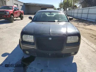 2007 Chrysler 300 Signature with VIN 2C3KA53G57H635155, listed as a Copart auction lot 84805504 with 182,661 mi miles and Clean Title. Bid and sale history available at carsss.com. Image 5.