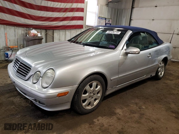 2001 Mercedes-Benz CLK 320/430 z VIN WDBLK65G01T079748, wystawiony jako Copart lot #50126715 z przebiegiem 120 266 mil mil oraz Szkoda całkowita • Salvage title. Historia ofert i sprzedaży dostępna na DreamBid. Obrazek 1.