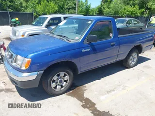 1998 Nissan Frontier XE z VIN 1N6DD21S8WC318499, wystawiony jako IAAI lot #42329613 z przebiegiem Nie podano mil oraz . Historia ofert i sprzedaży dostępna na DreamBid. Obrazek 2.